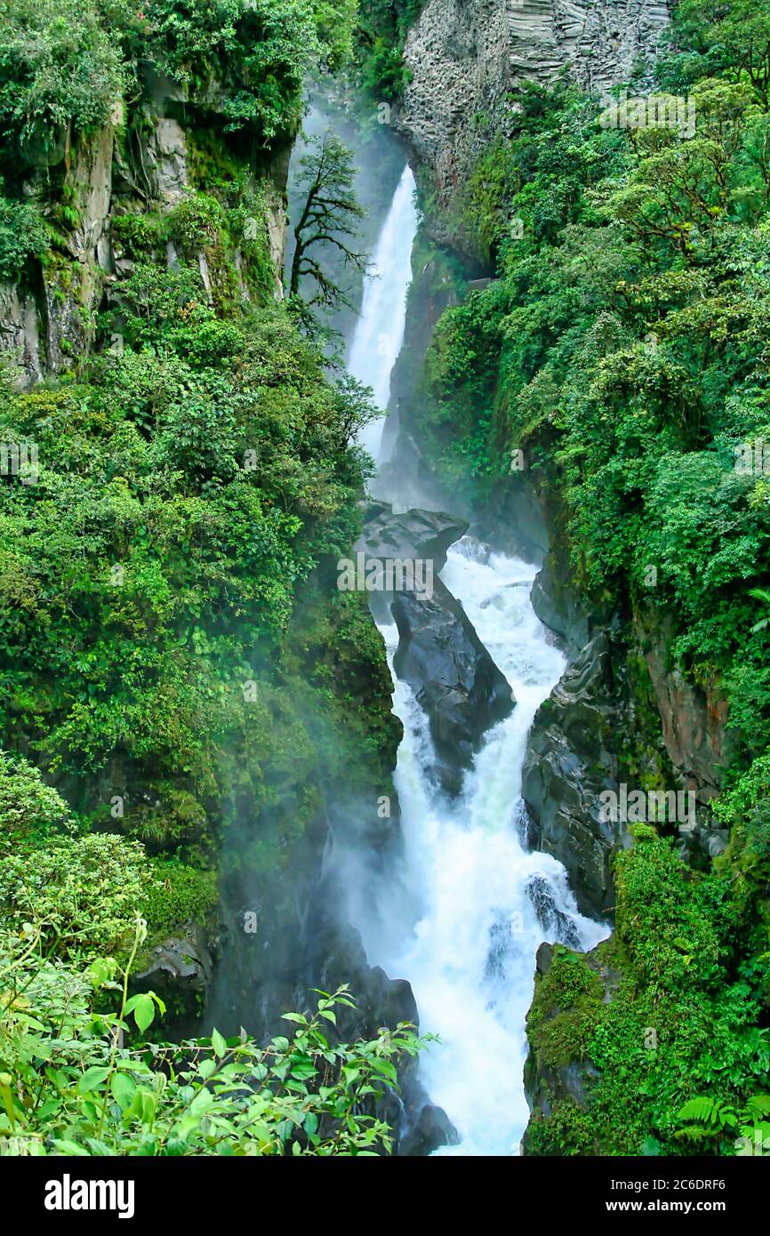 Cascate di Pailon del Diablo, cascata di Rio Verde, provincia di  Tungurahua, Ande ecuadoriane, Ecuador, America Foto stock - Alamy
