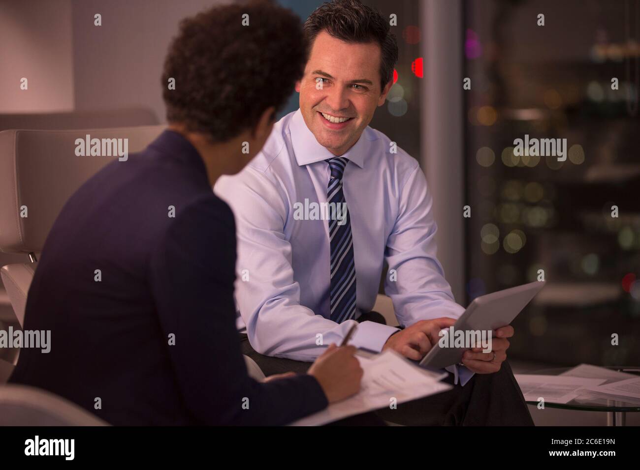 La gente di affari riunione in ufficio Foto Stock