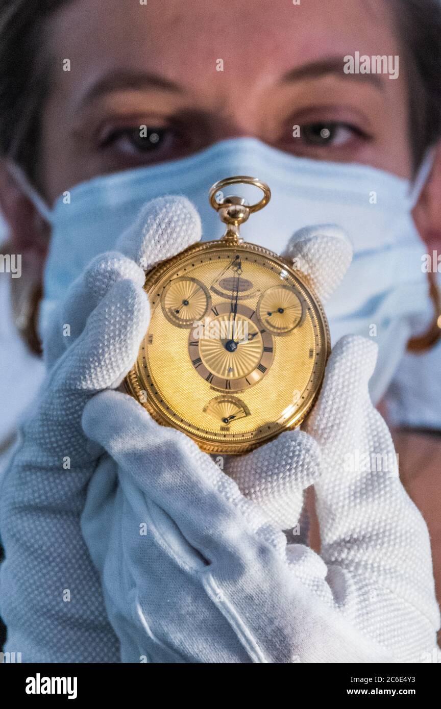 Londra, Regno Unito. 09 luglio 2020. L'orologio Tourbillon di Re Giorgio III, del XIX secolo, realizzato da Abraham-Louis Breguet - il padre della moderna orologeria - deve essere messo all'asta a Sothebys, New Bond Street, stimato a £700,000-1 milioni. Fu venduto al re d'Inghilterra nel bel mezzo delle guerre napoleoniche. È in pubblico vista nelle gallerie di New Bond Street di Sotheby (10-13 luglio) e sarà messo all'asta il 14 luglio. Credit: Guy Bell/Alamy Live News Foto Stock