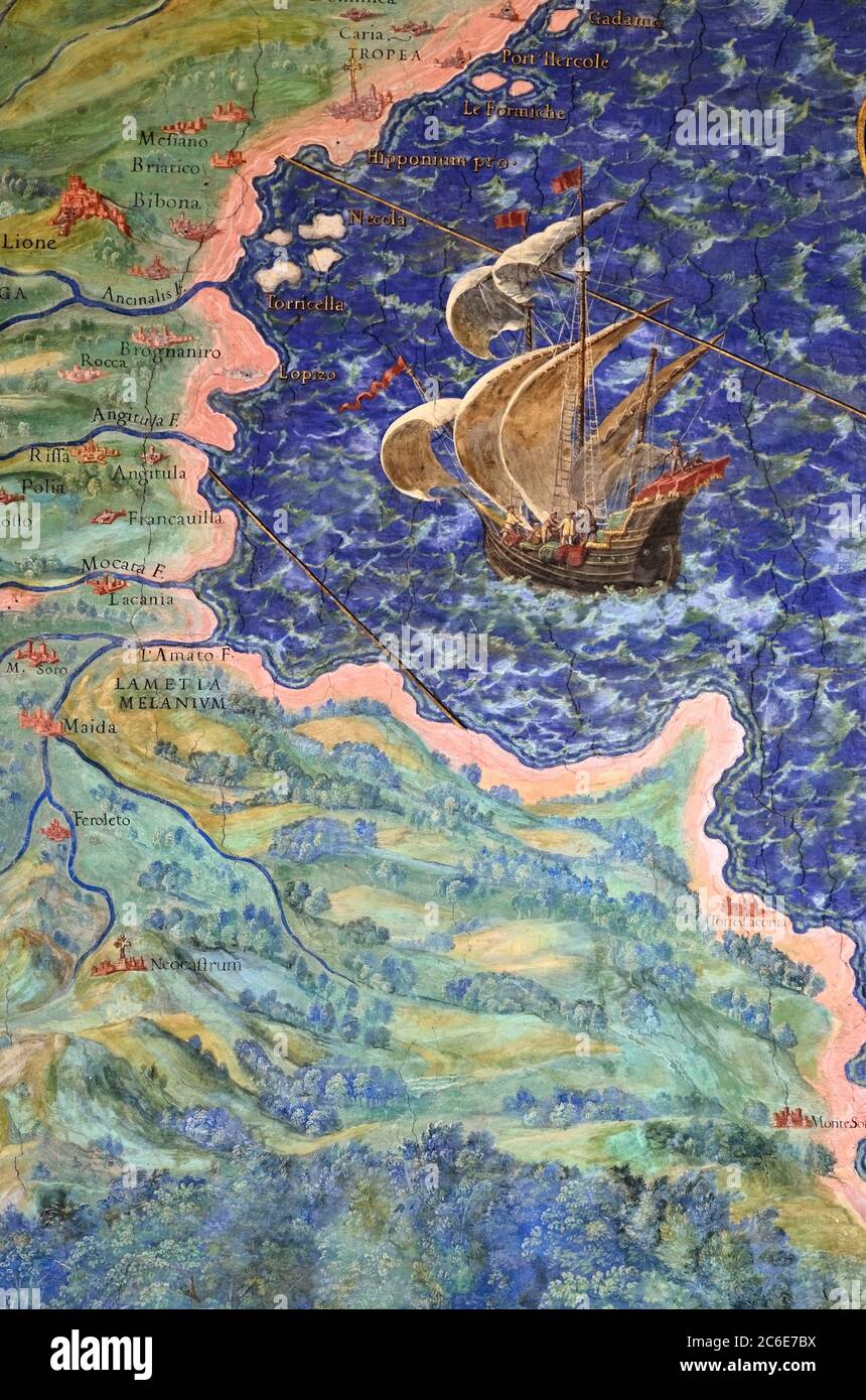 Costa e nave. Dettaglio di una di una serie di 40 complesse mappe geografiche disegnate da Egnazio Danti nel 1580 per il Palazzo Vaticano. Le mappe w Foto Stock