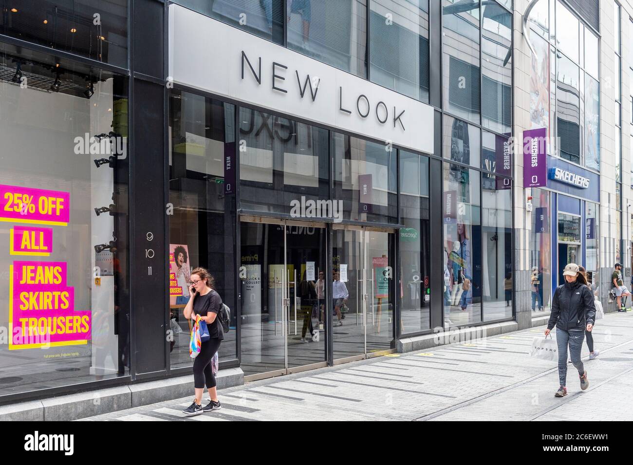 Cork, Irlanda. 9 luglio 2020. Il negozio di abbigliamento New look a Opera Lane, città di Cork, è rimasto chiuso oggi a causa del Coronavirus, con una data di riapertura incerta. Credit: Notizie dal vivo di AG/Alamy Foto Stock