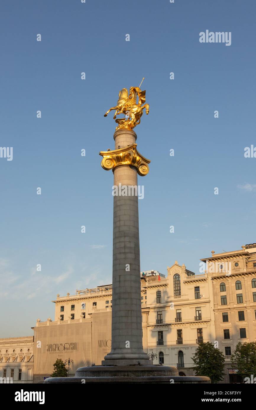 Monumento di St George, Freedom Square, Tbilisi, Georgia 06/10/2019 Foto Stock