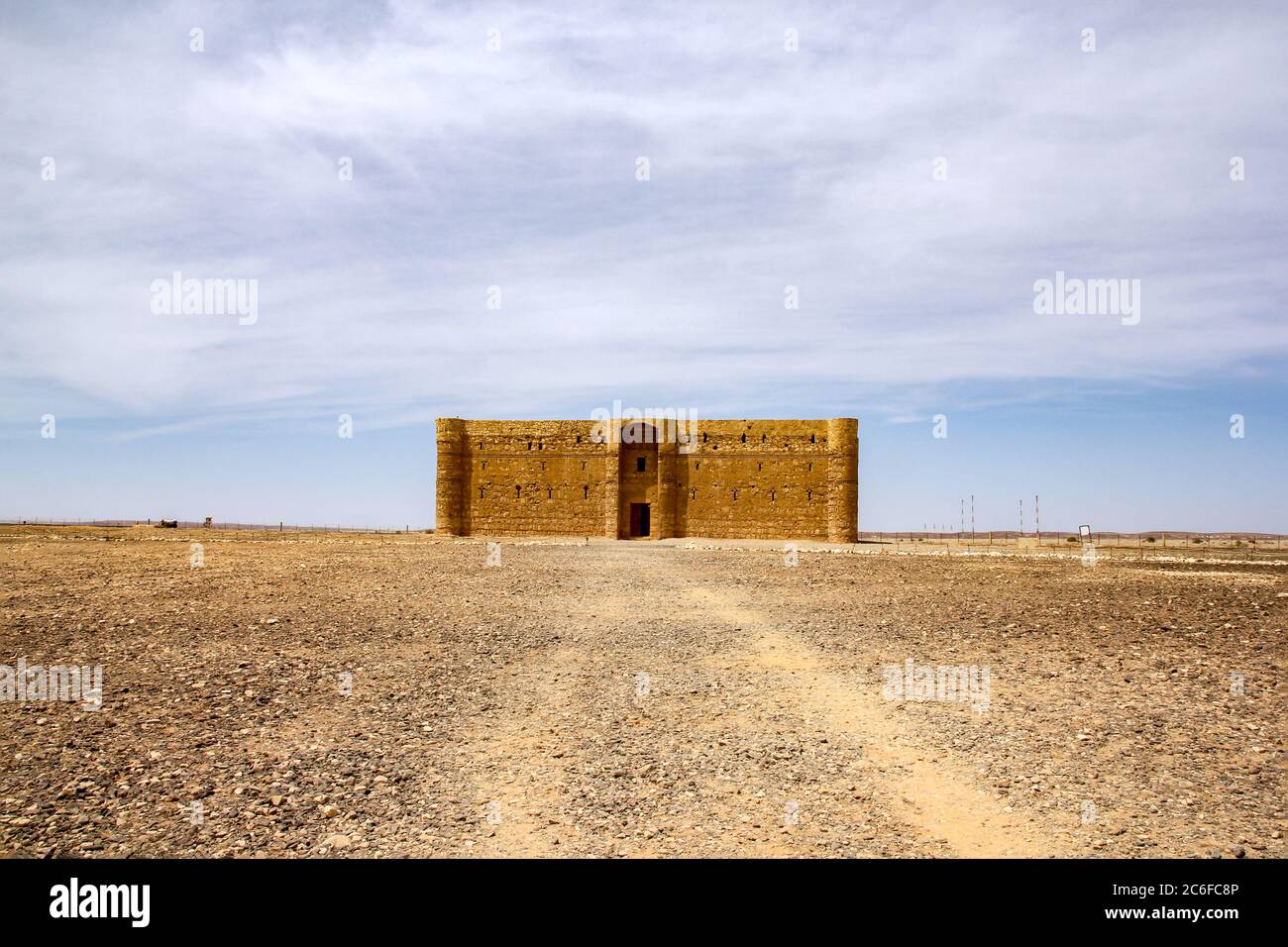 Qasr al Kharana - antica stazione di caravan per i viaggiatori commerciali sulla rotta commerciale nel deserto, Giordania Foto Stock