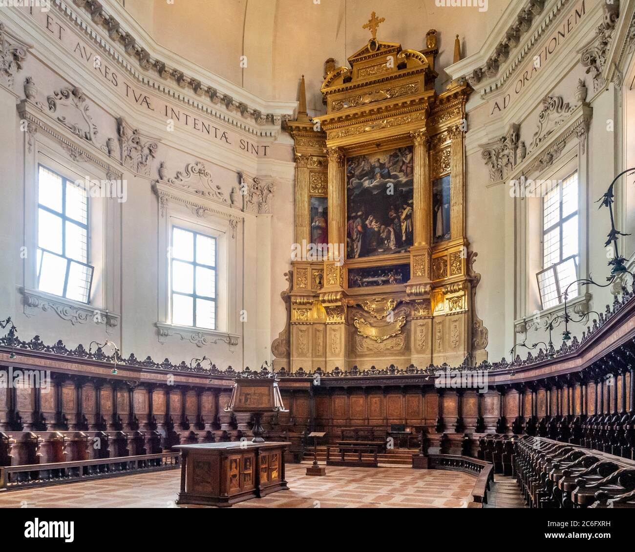 L'abside e il coro ligneo della Basilica di San Domenico, Bologna. Italia. Foto Stock