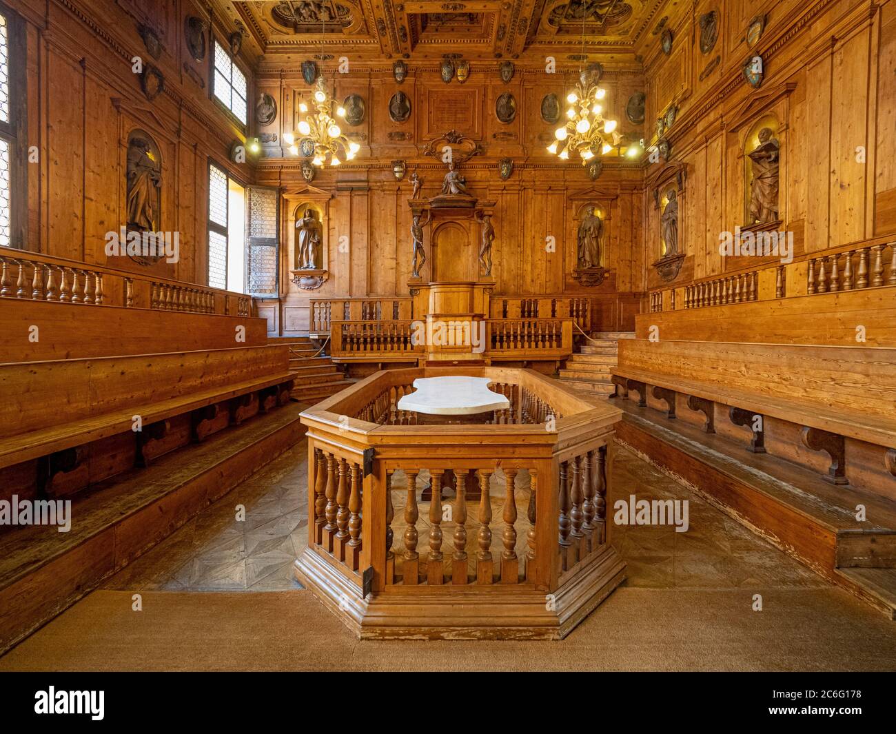 Tavola di dissezione marmo nel Teatro anatomico dell'Archiginnasio. Bologna, Italia. Foto Stock