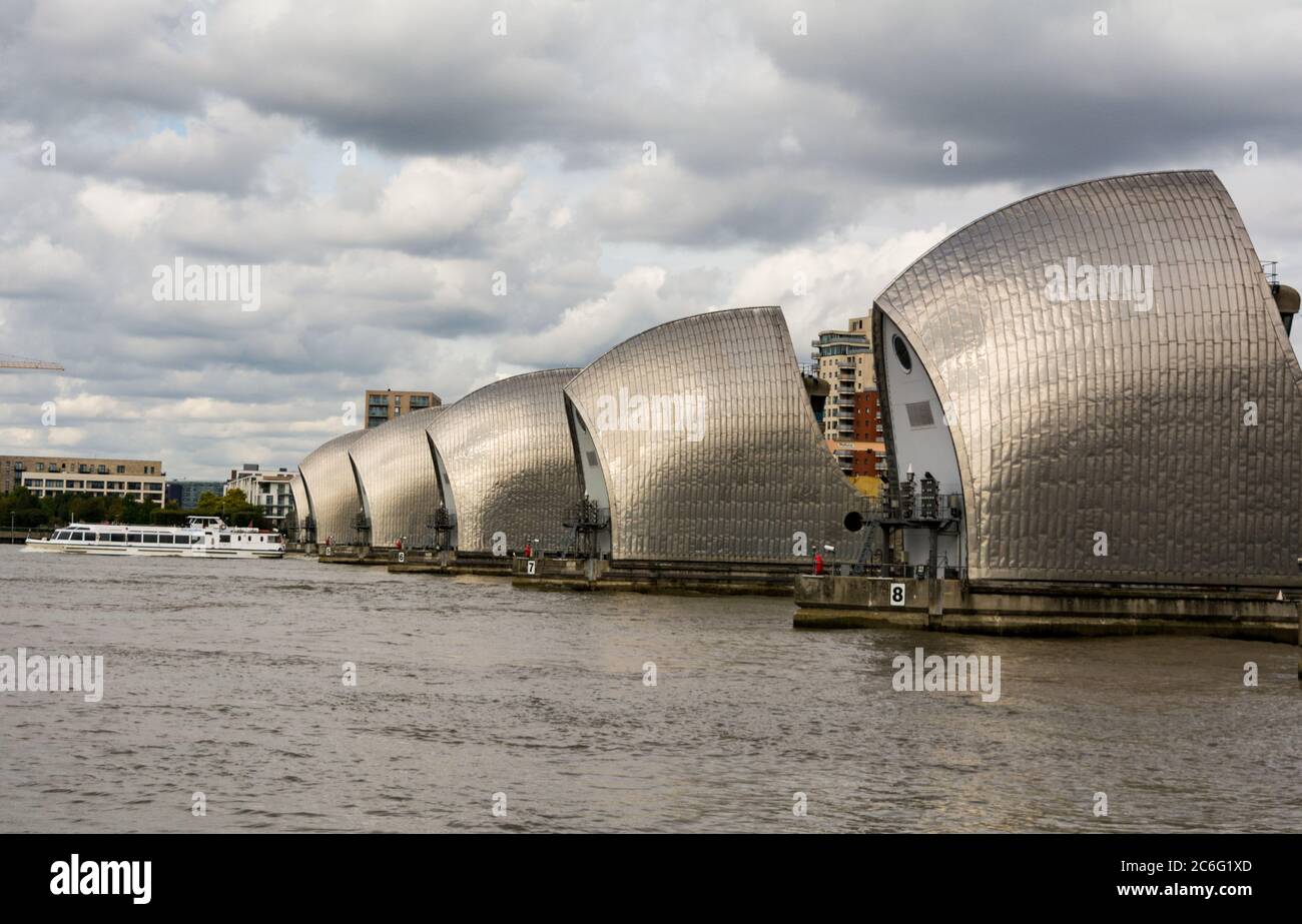 Thames Barrier, Woolwich, Londra, Inghilterra, Regno Unito Foto Stock