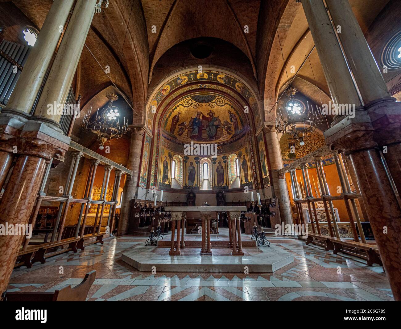 Interno della Cattedrale di Modena. Italia. Foto Stock