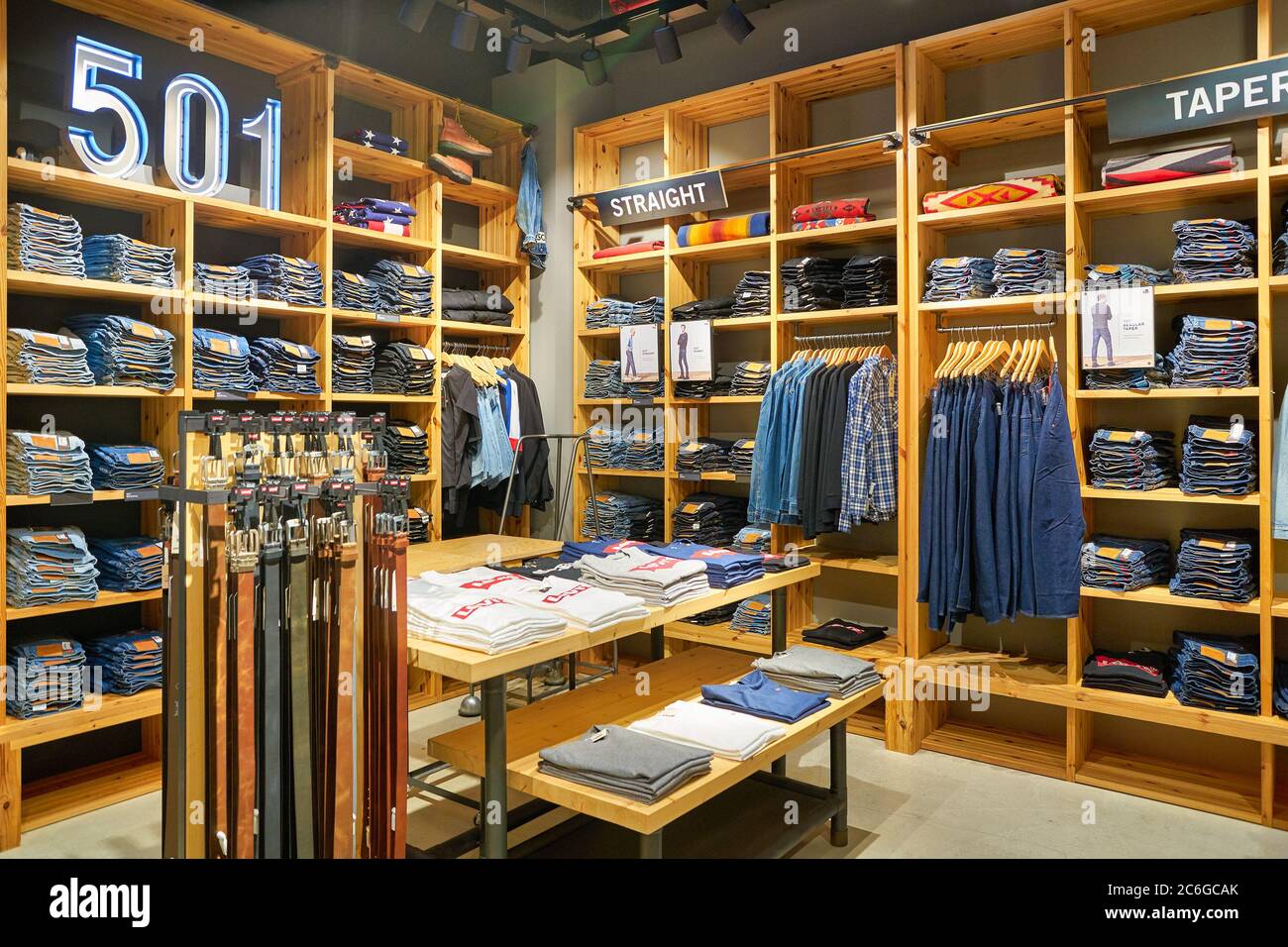 Levis 501 Immagini e Fotos Stock - Alamy