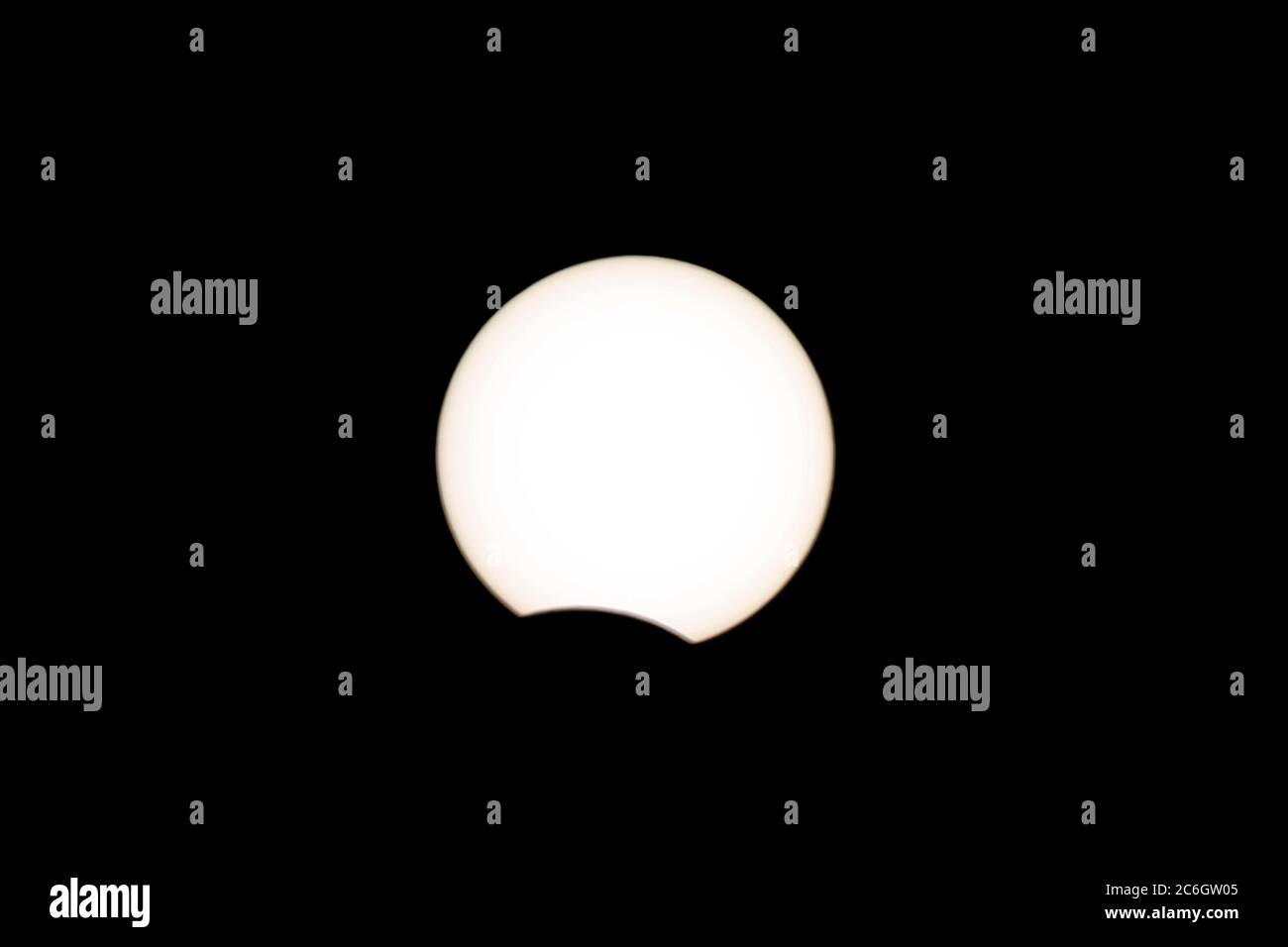 Un'eclissi solare anulare è catturata a Pechino, Cina, 21 giugno 2020. *** Local Caption *** fachaoshi Foto Stock