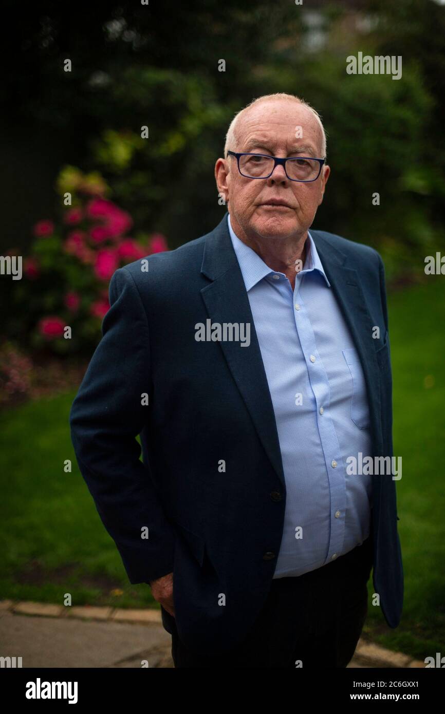 Michael o'Hare, che ha promesso di combattere per la giustizia per sua sorella Majella o'Hare, che è stato ucciso dall'esercito a Co Armagh 44 anni fa, nella foto della sua casa nel nord-ovest di Londra. La famiglia di Majella o'Hare, di 12 anni, che è stata uccisata nella schiena mentre camminava verso la chiesa di Whitecross, Co Armagh il 14 1976 agosto, ha chiesto un'indagine indipendente sulla sua morte. Foto Stock