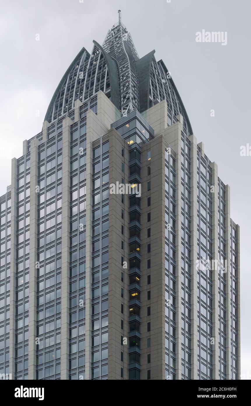 La RSA Battle House Tower è stata raffigurata, il 3 luglio 2020, a Mobile, Alabama. Con i suoi 745 metri circa, la RSA Tower è l'edificio più alto dell'Alabama. Foto Stock