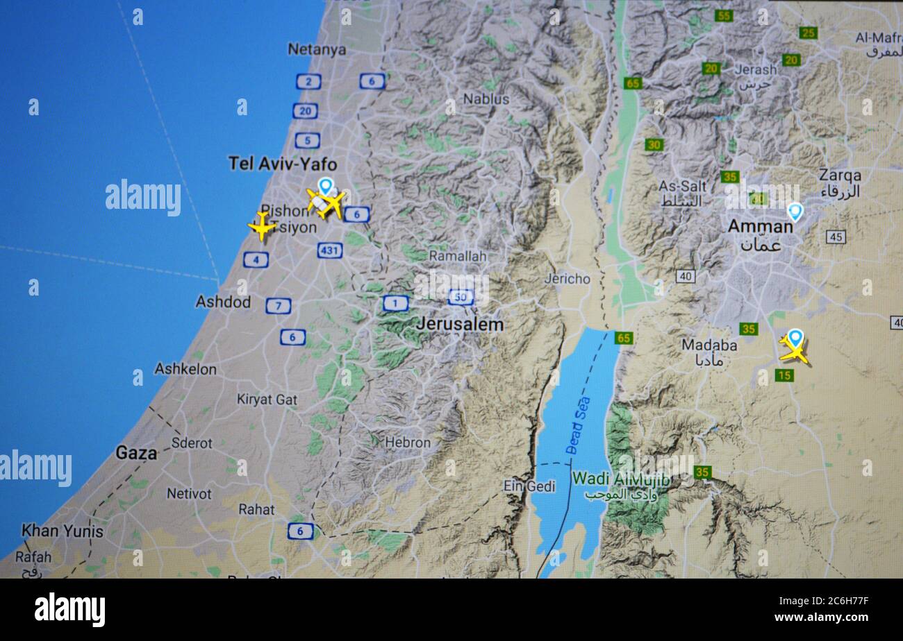 Traffico aereo su Tel Aviv (10 luglio 2020, UTC 07.42) su Internet con il sito Flightradar 24. Su Internet con Flightradar 24.Conoravirus periodo pendente Foto Stock