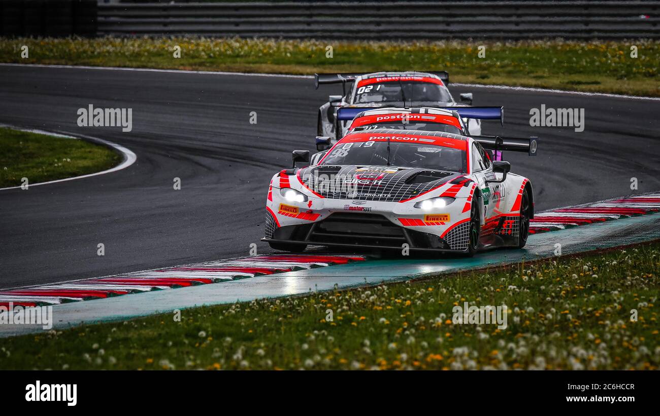 Oschersleben, Deutschland, 27 aprile 2019: Pilota svizzero Hugo de Sadeleer alla guida dell'Aston Martin da PROpeak Performance durante un GT MASTERS Foto Stock