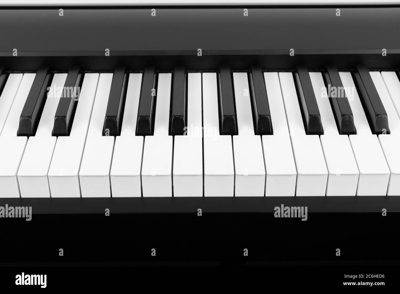Moderna tastiera digitale per pianoforte in bianco e nero Foto Stock