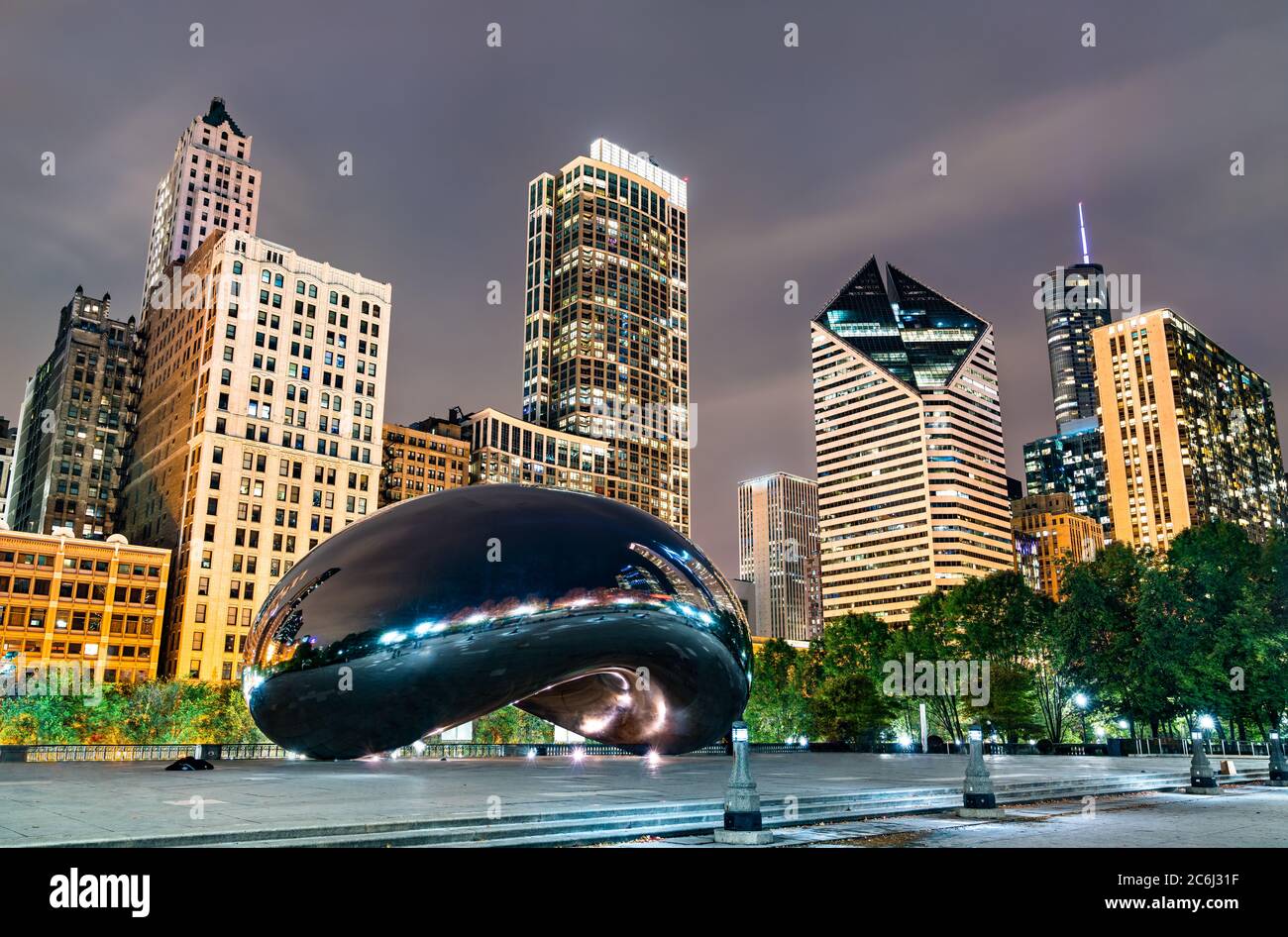 Cloud Gate, una scultura pubblica al Millennium Park di Chicago, USA Foto Stock