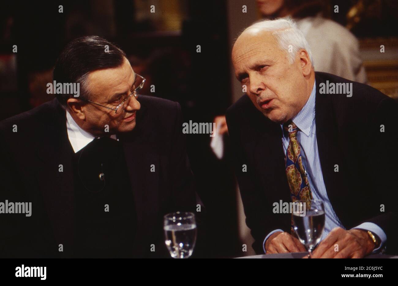 Talkshow 'Live', Talkshow, Deutschland 1987 - 1996, Sendung vom 11. 1993 novembre, Talkgast: Karl Lehmann, Bischof von Mainz mit Rechtsanwalt Egon Geis Foto Stock