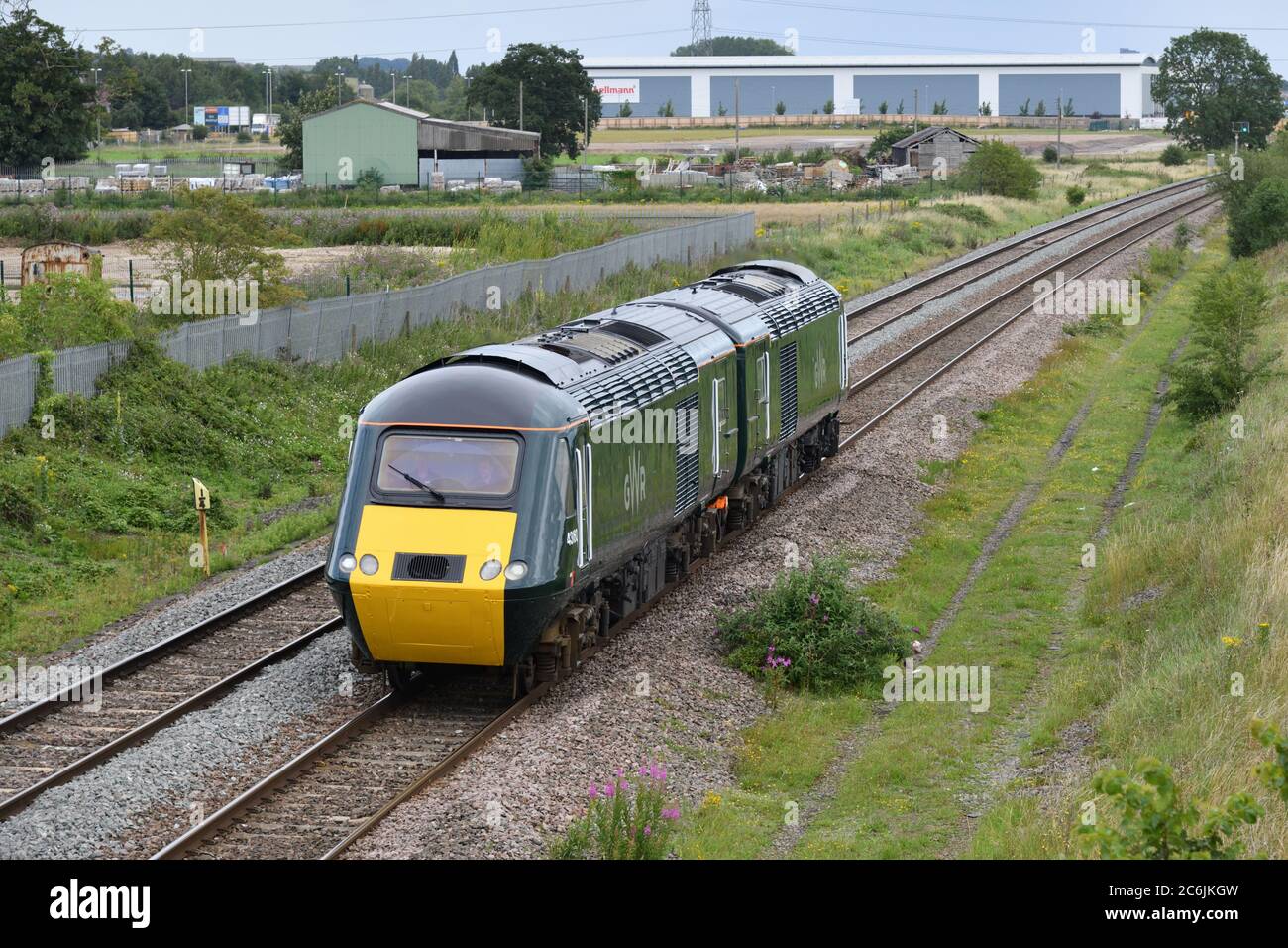 Great Western Railway Class 43 Power Cars 43160 e 43088 che ritornano nella regione occidentale come 0V84 10:17 Doncaster Works Wabtec a Plymouth Laira T&RSMD. Foto Stock