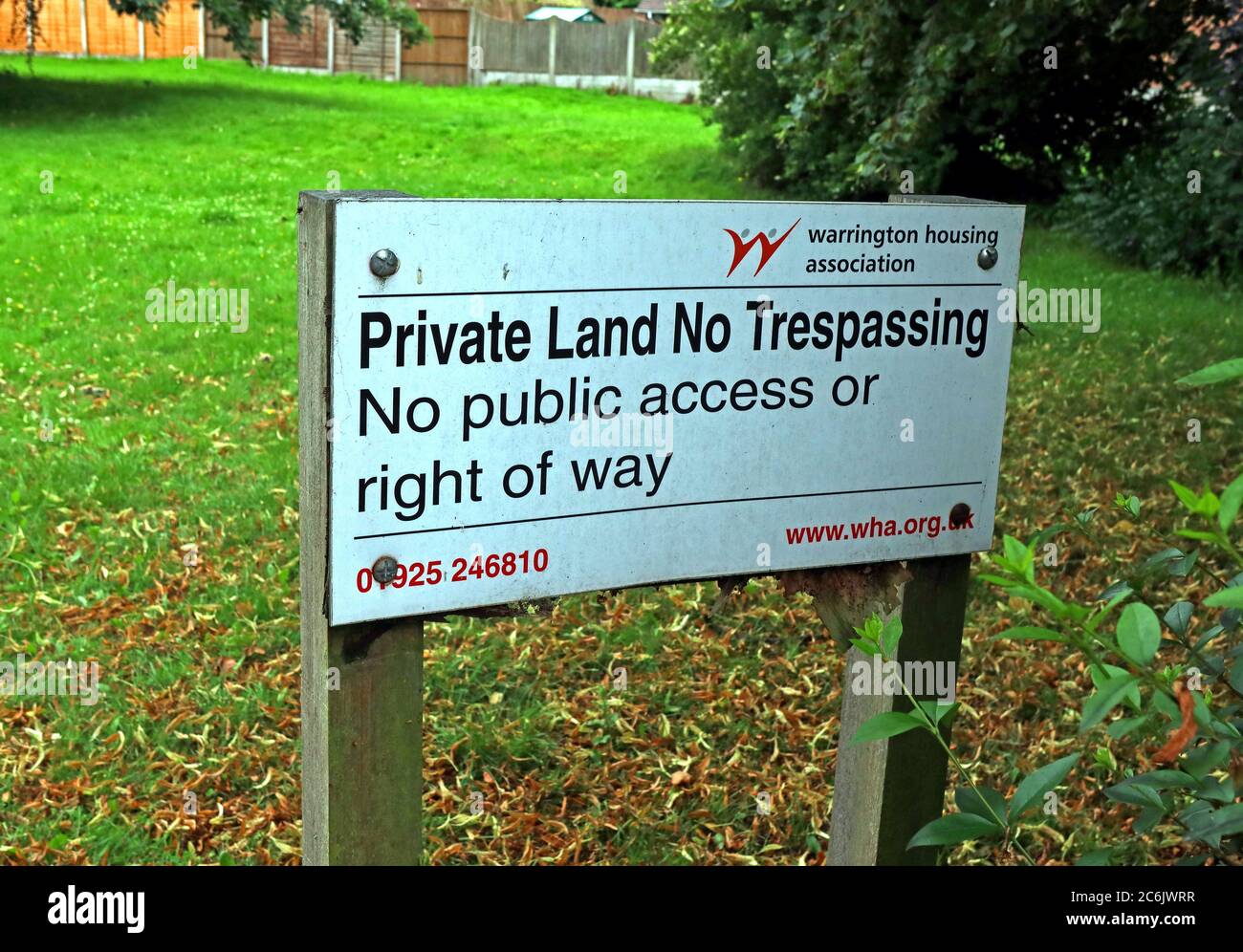 Warrington Housing Association Land, Ackers Lane, Stockton Heath, Warrington, Cheshire, Inghilterra, Regno Unito, WA4 - Nessun accesso pubblico o diritto di passaggio Foto Stock