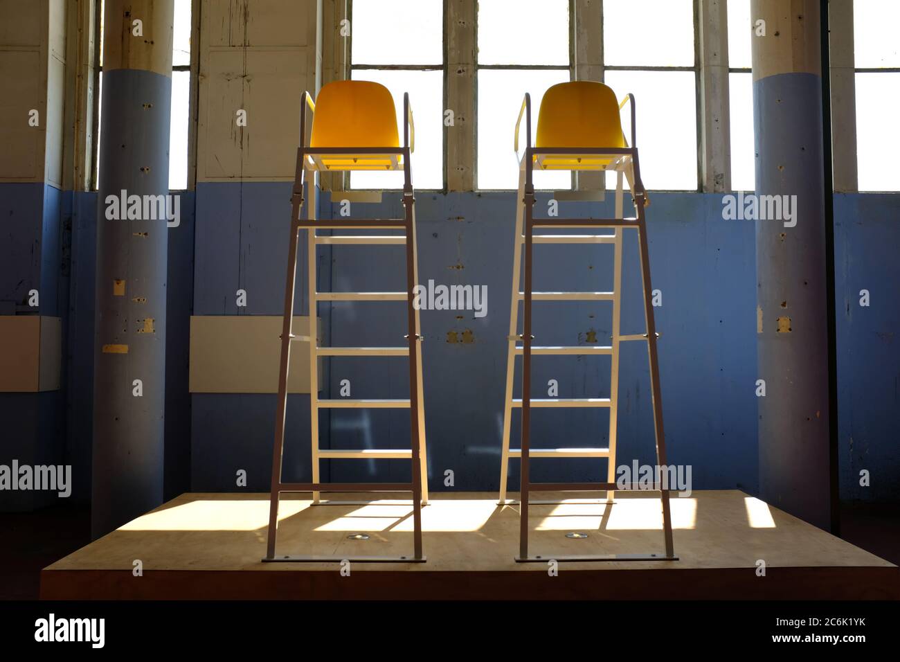 L'interno di un magazzino industriale abbandonato in un vecchio parco industriale chiamato Hembrug in olanda Foto Stock