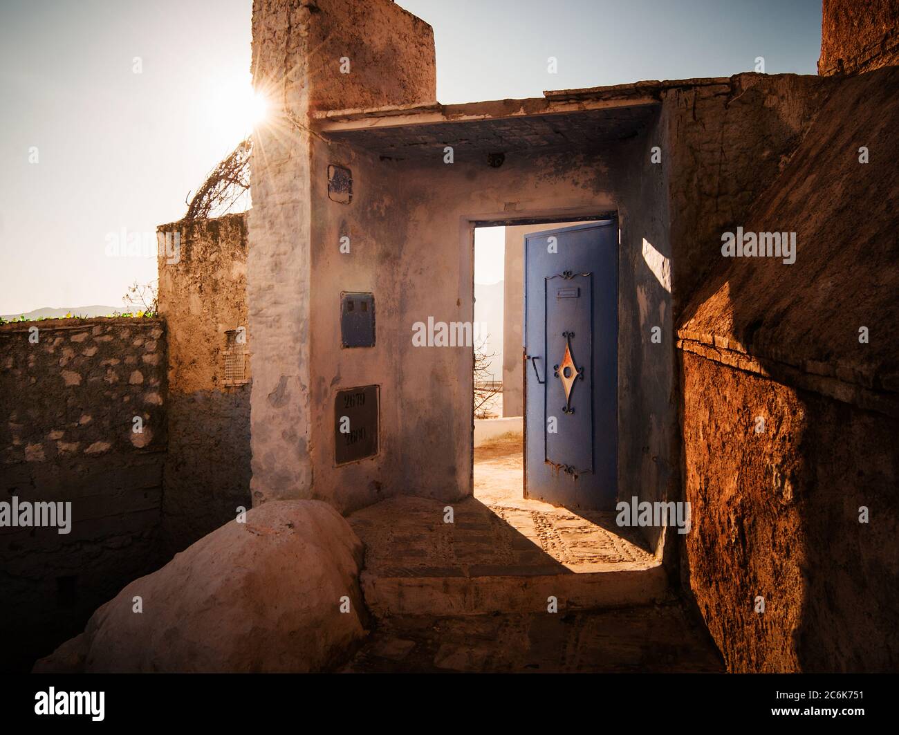 Ingresso alla medina di Chefchaouen, montagne dell'Atlante, Marocco Foto Stock
