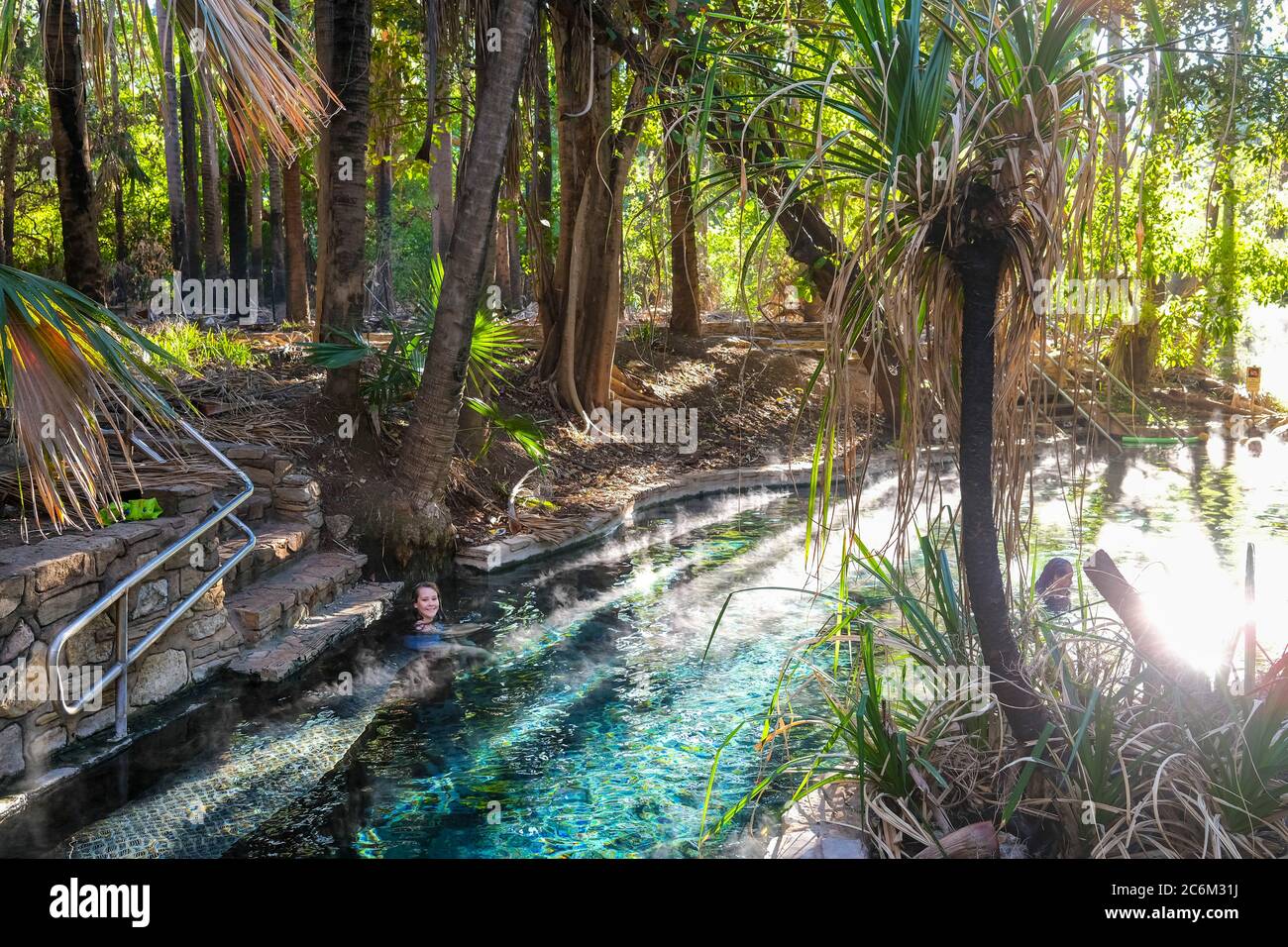 Piscina termale Mataranka nel Parco Nazionale Elsey, nel territorio del Nord dell'Australia. Foto Stock