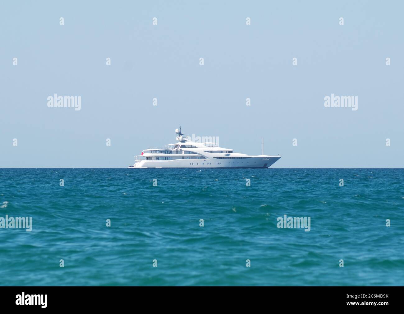 Yacht in oceano. Elemento di design.yacht Foto Stock
