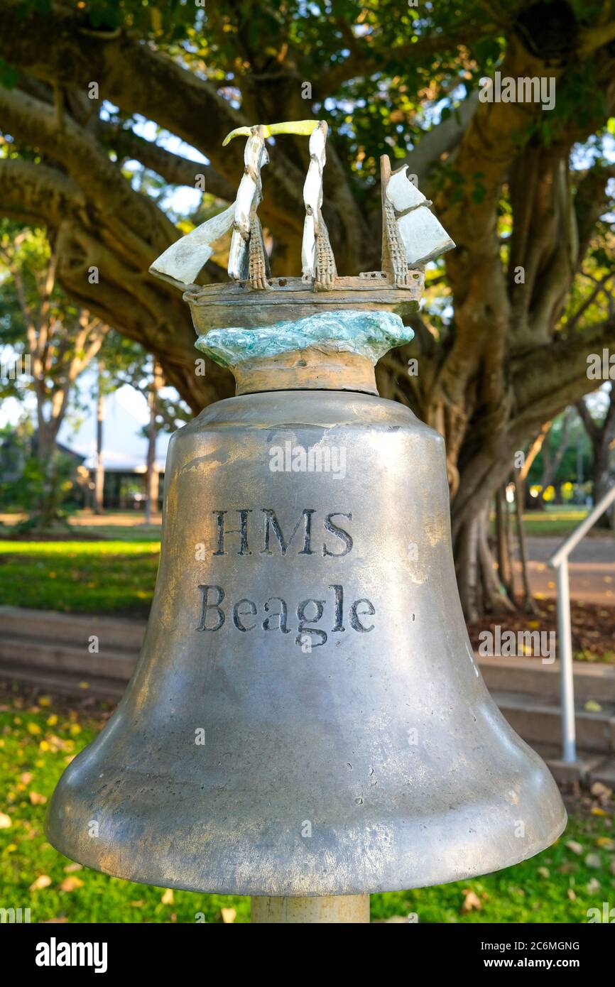 Il segnale acustico della campana della nave Beagle HMS a Darwin City, territorio del Nord, Australia. Foto Stock