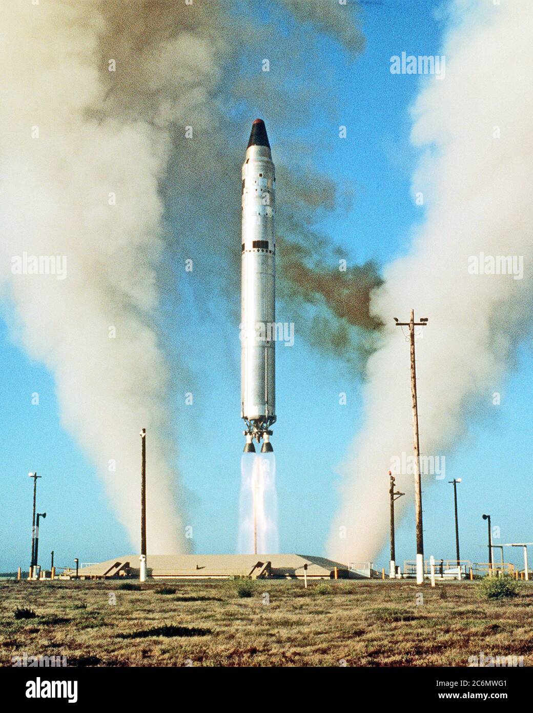 Un LGM-25C Titan II missile viene lanciato. Foto Stock