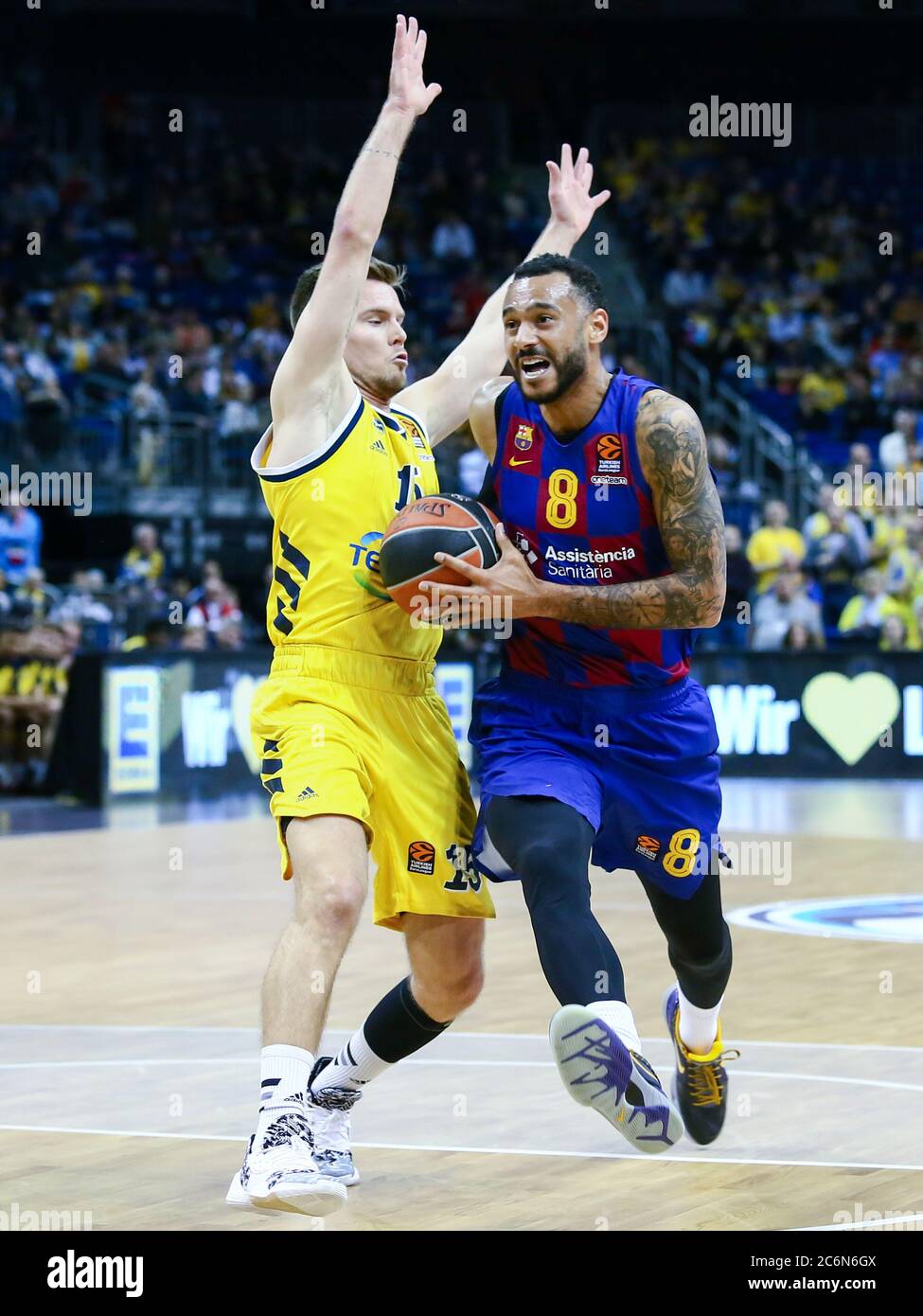 Berlino, Germania, 04 marzo 2020: Adam Hanga del FC Barcelona Basketball in azione durante la partita di basket Eurolega tra Berlino e Barcellona Foto Stock