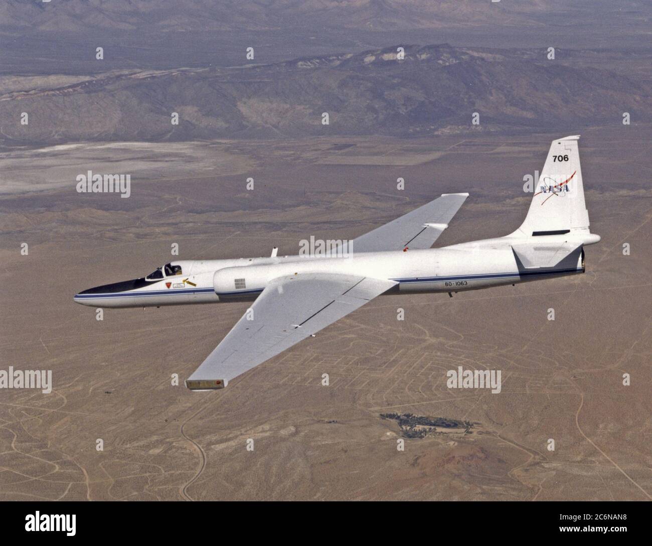LA coda NUMERO 706 DELLA ER-2 era una delle due piattaforme scientifiche Airborne ER-2 utilizzate da Dryden come piattaforme scientifiche. Gli aerei erano piattaforme per una varietà di missioni scientifiche ad alta quota che volavano in varie parti del mondo. Sono stati utilizzati anche per la ricerca e lo sviluppo di sensori atmosferici e di scienze della terra, per la calibrazione satellitare e la convalida dei dati. Foto Stock