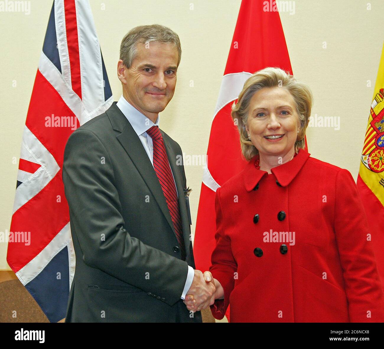 2009 - STATI UNITI Il segretario di Stato Hillary Rodham Clinton tiene un incontro bilaterale con il norvegese Ministro degli Esteri Jonas Gahr Stoere a Bruxelles Foto Stock