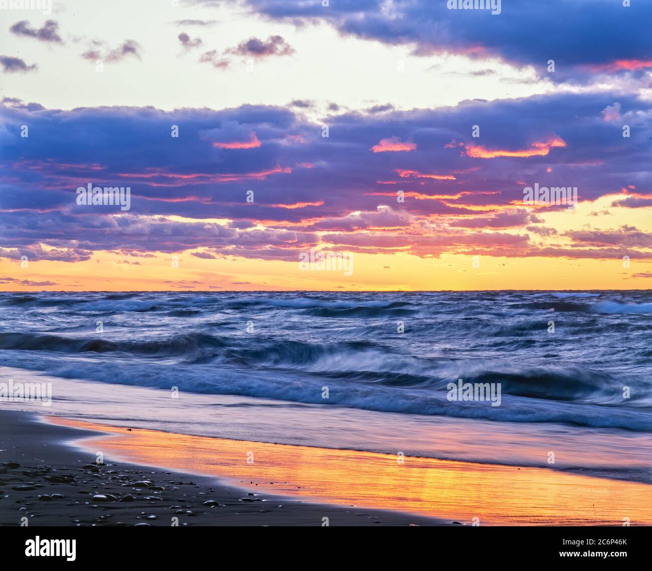 Tramonto sul Golfo del Messico dalla costa occidentale della Florida negli Stati Uniti Foto Stock
