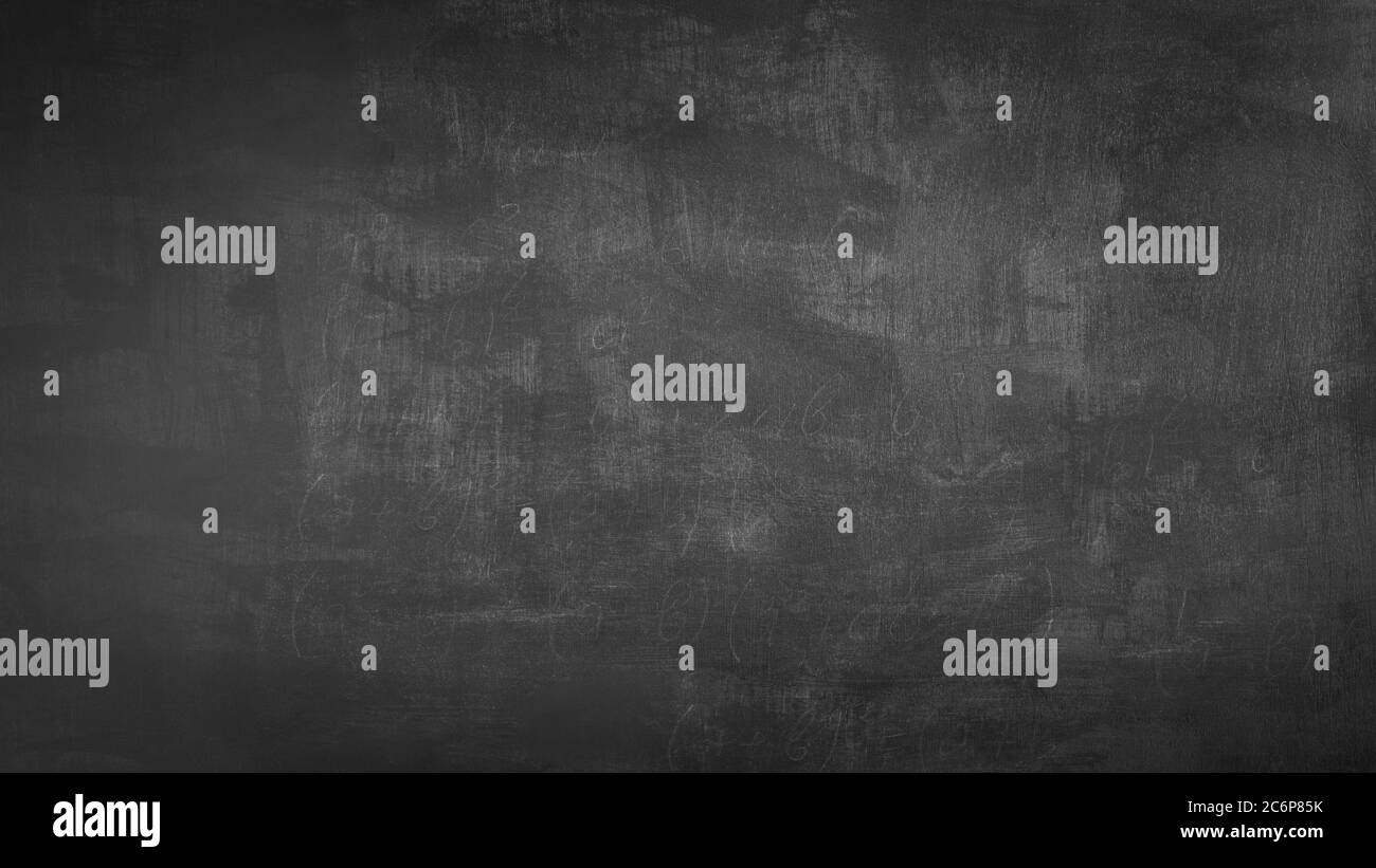 Anteriore vuoto nero reale chalkboard texture di sfondo nel collegio di concetto per il ritorno a scuola kid sfondo per creare gesso bianco disegnare testo grafico. Emp Foto Stock
