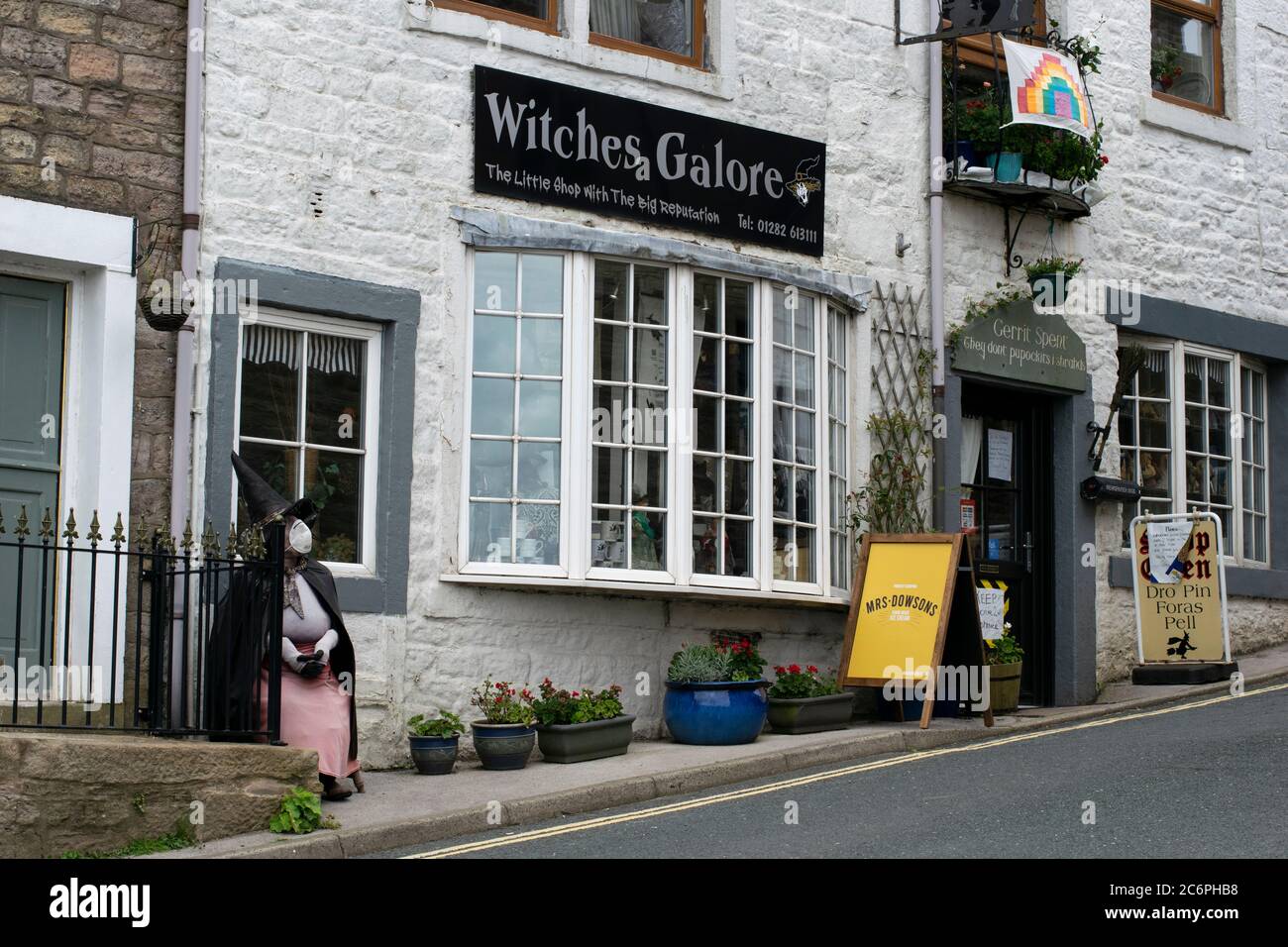 Witches Galore occulta shop, Newchurch, Pendle, Regno Unito Foto Stock