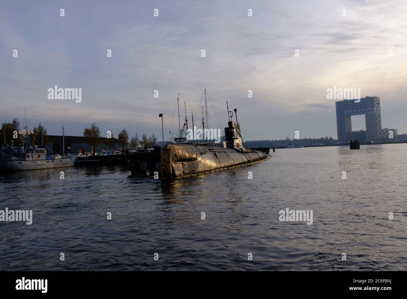 Grattacielo il pontile nei porti di Amsterdam, conosciuto anche come Houthavens Foto Stock