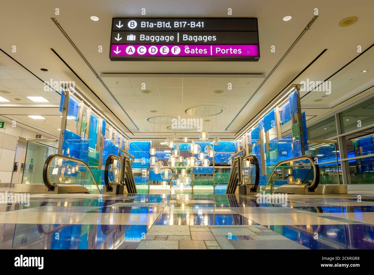 Viaggio in aeroporto, Aeroporto Internazionale Pearson di Toronto Terminal 3, Toronto, Canada Foto Stock