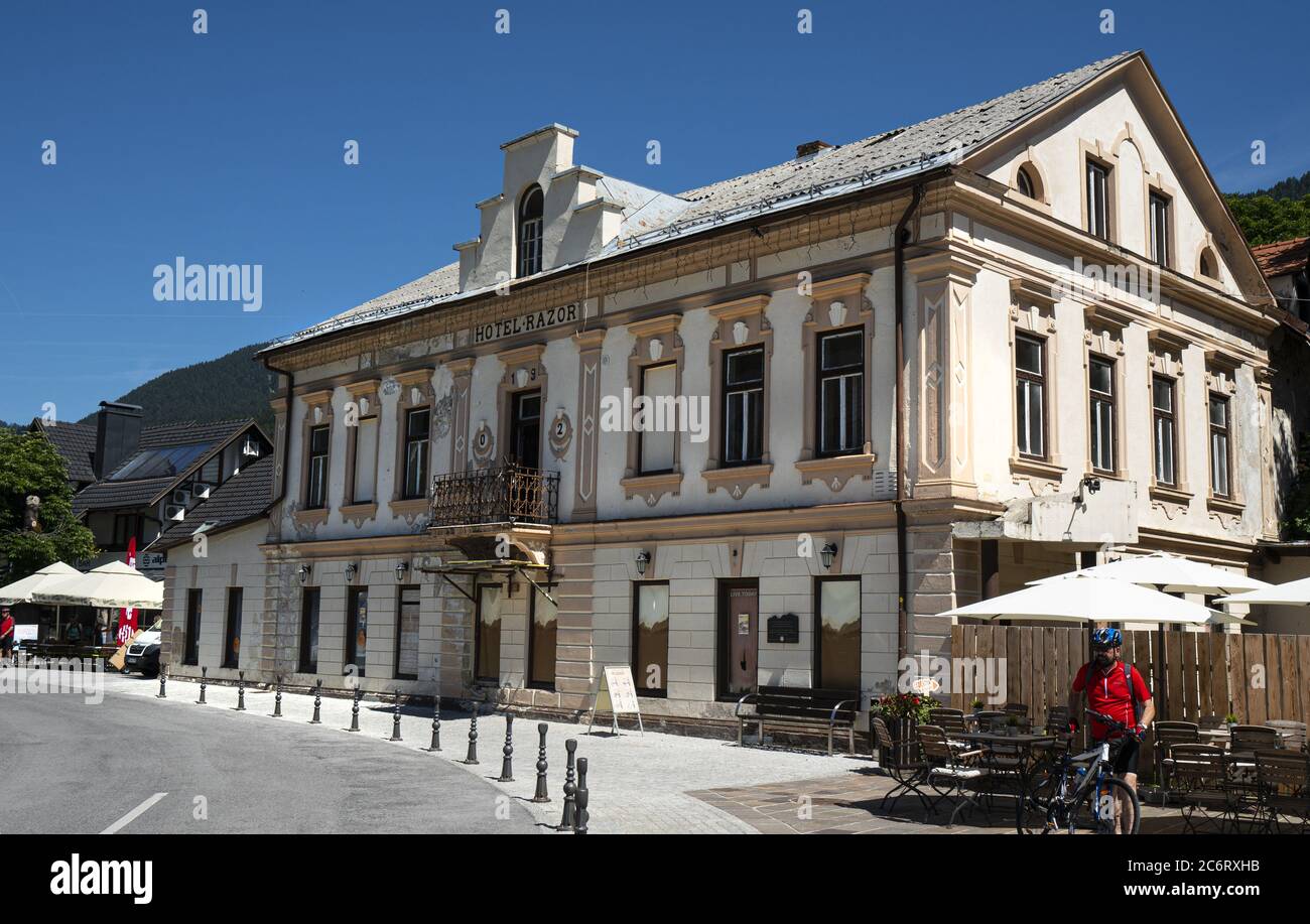 Vista sullo storico Hotel Razor nel centro di Kranjska Gora, Slovenia Foto Stock
