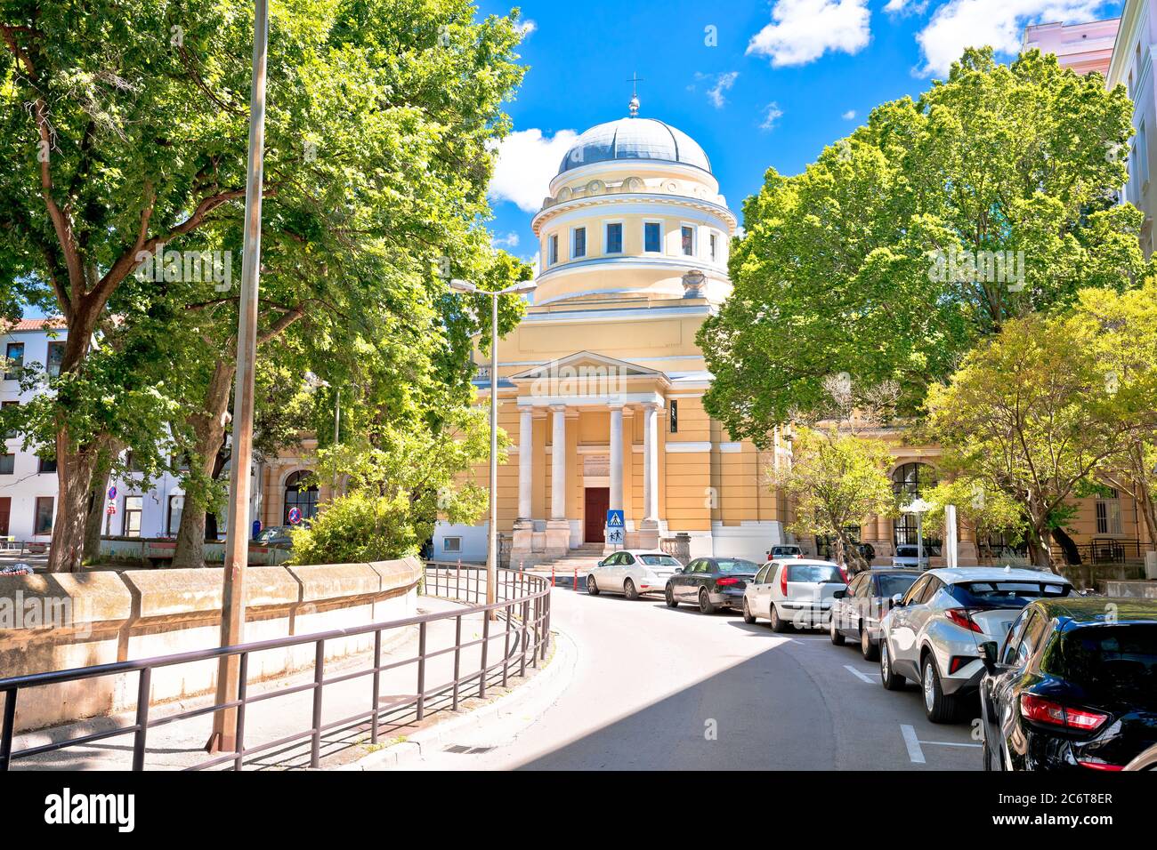 Università di Zara. Edificio storico dell'università di Zara in vista parco  verde, Dalmazia regione della Croazia Foto stock - Alamy