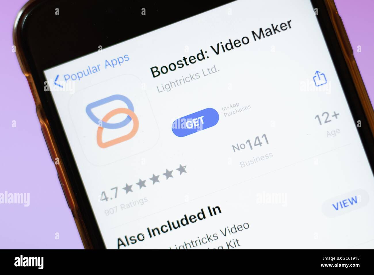 Mosca, Russia - 1 giugno 2020: Logo dell'app per video maker potenziato sullo smartphone, editoriale illustrativo Foto Stock