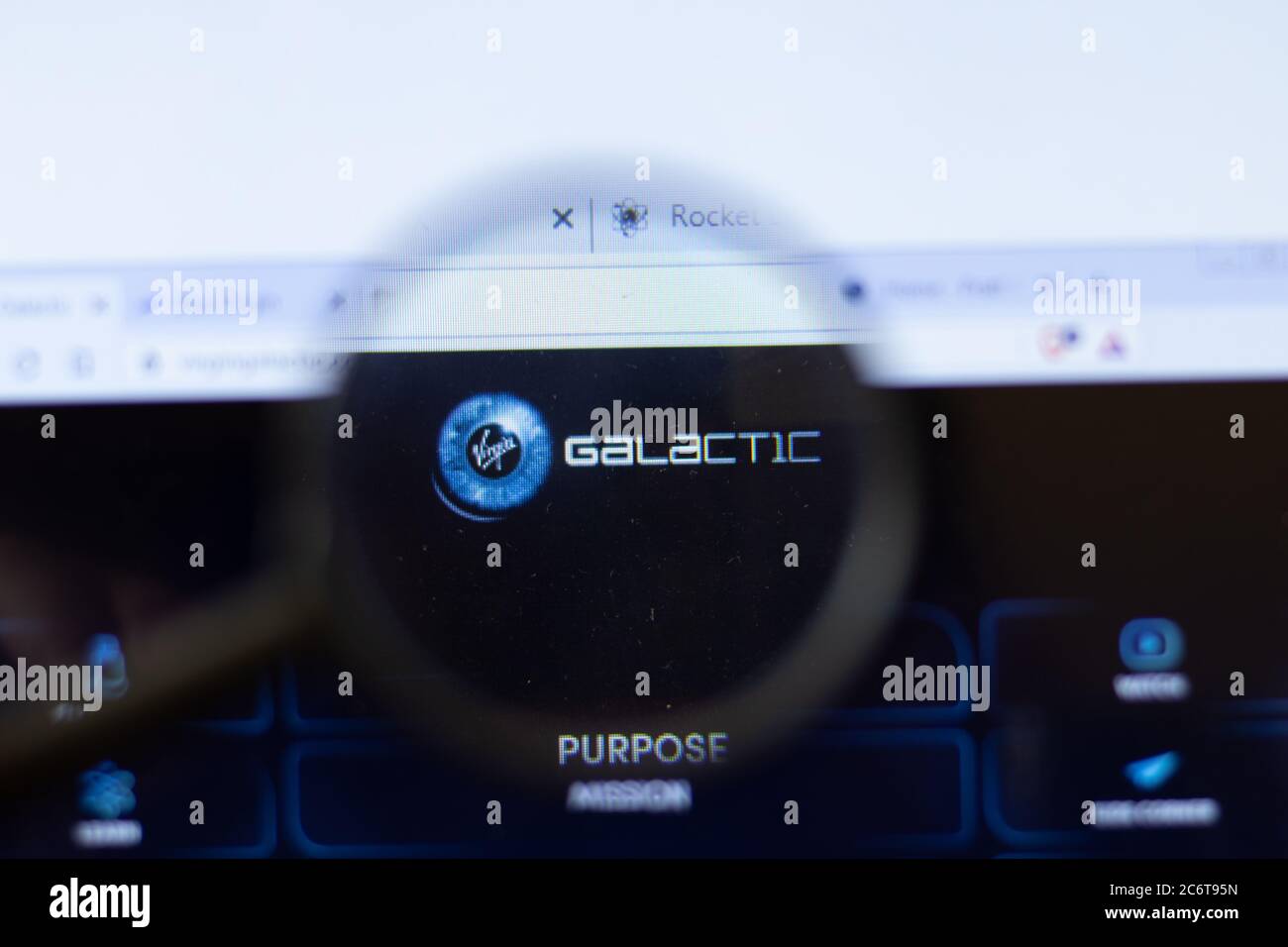 Mosca, Russia - 1 giugno 2020: Sito Virgin Galactic con logo , Editoriale illustrativo Foto Stock