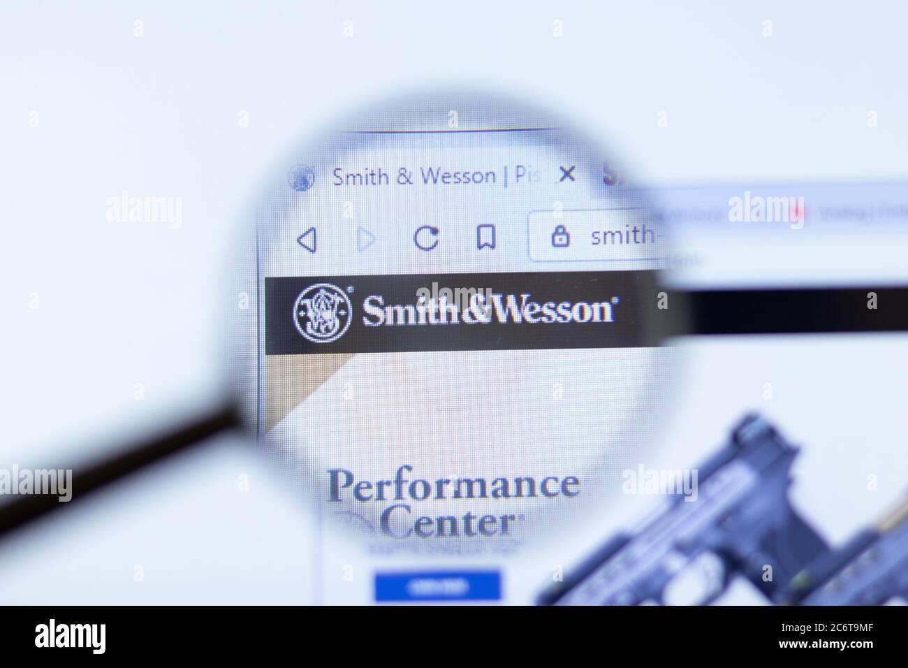 Mosca, Russia - 1 giugno 2020: Sito web Smith Wesson con logo , Editoriale illustrativo Foto Stock