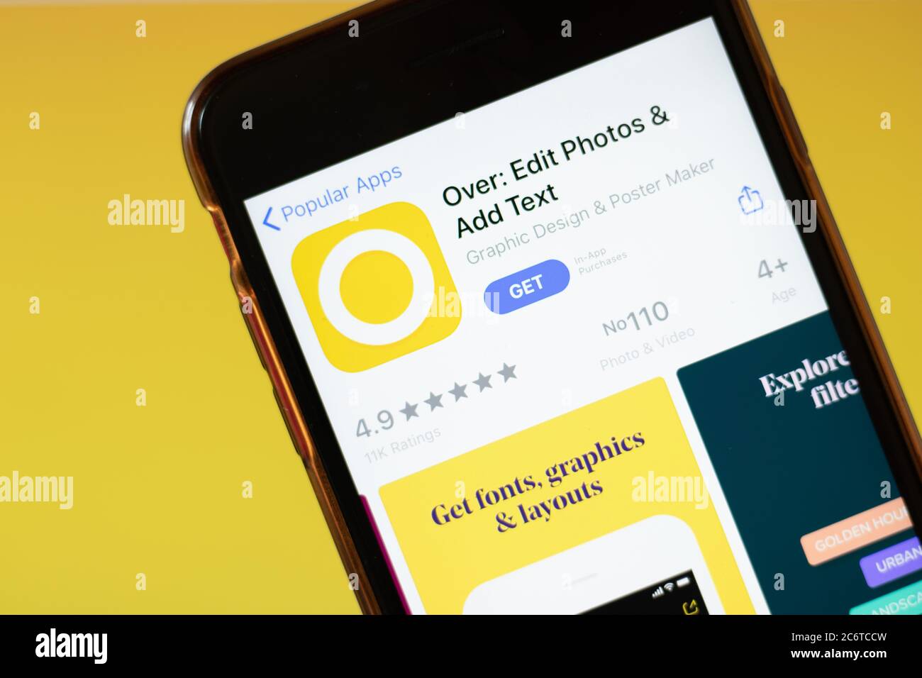Mosca, Russia - 1 Giugno 2020: Over Modifica foto Aggiungi testo app logo su smartphone, editoriale illustrativo Foto Stock