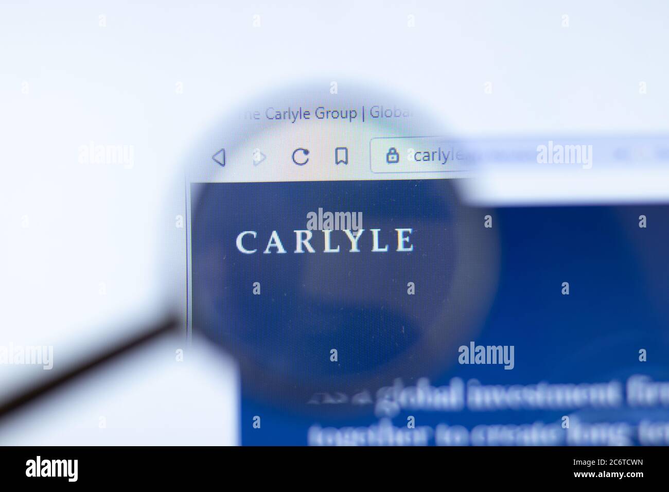 Mosca, Russia - 1 giugno 2020: Sito web del Gruppo Carlyle con logo , Editoriale illustrativo Foto Stock