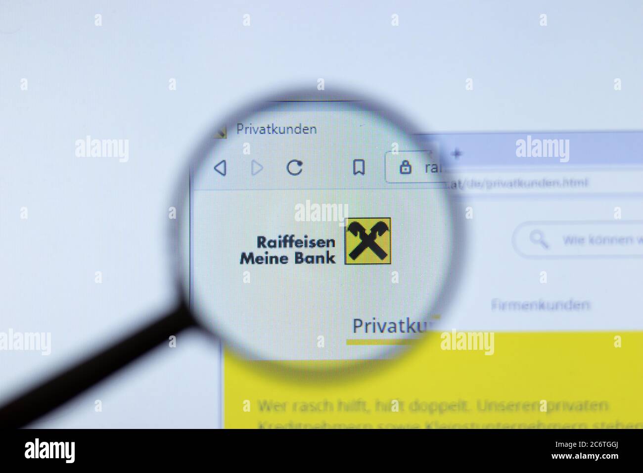 Mosca, Russia - 1 giugno 2020: Sito web Raiffeisen con logo , Editoriale illustrativo Foto Stock