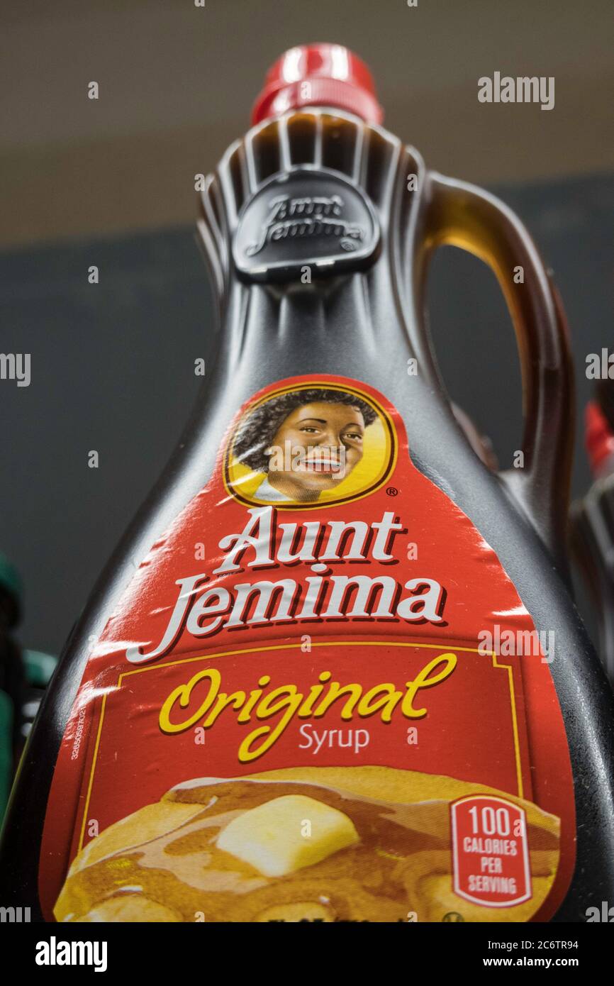 Bottiglia di sciroppo d'acero di zia Jemima, negozio di alimentari D'Agostino a New York City, Stati Uniti Foto Stock