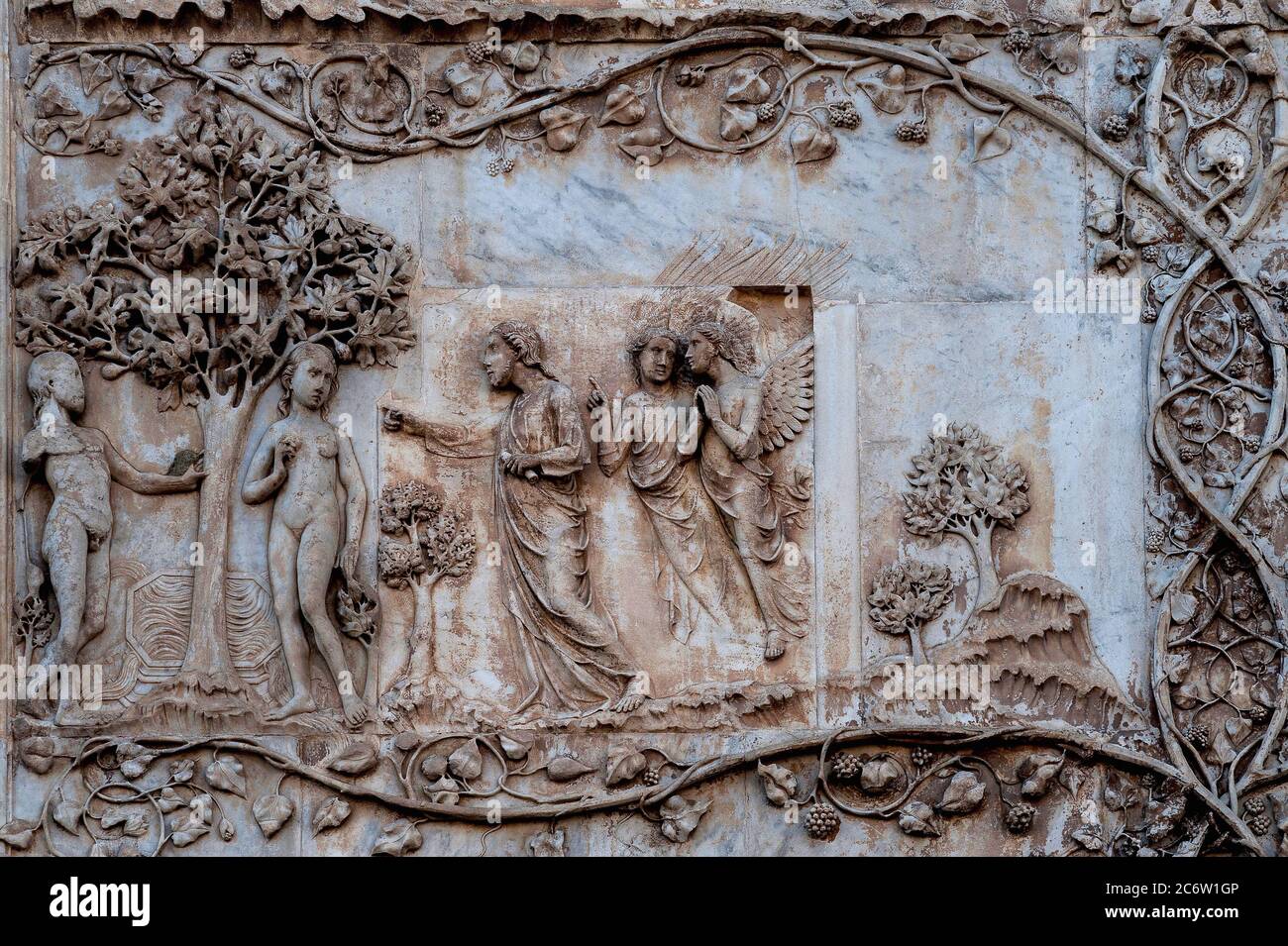 Albero Del Bene E Del Male Dio vieta ad Adamo ed Eva di mangiare il frutto dell'albero della