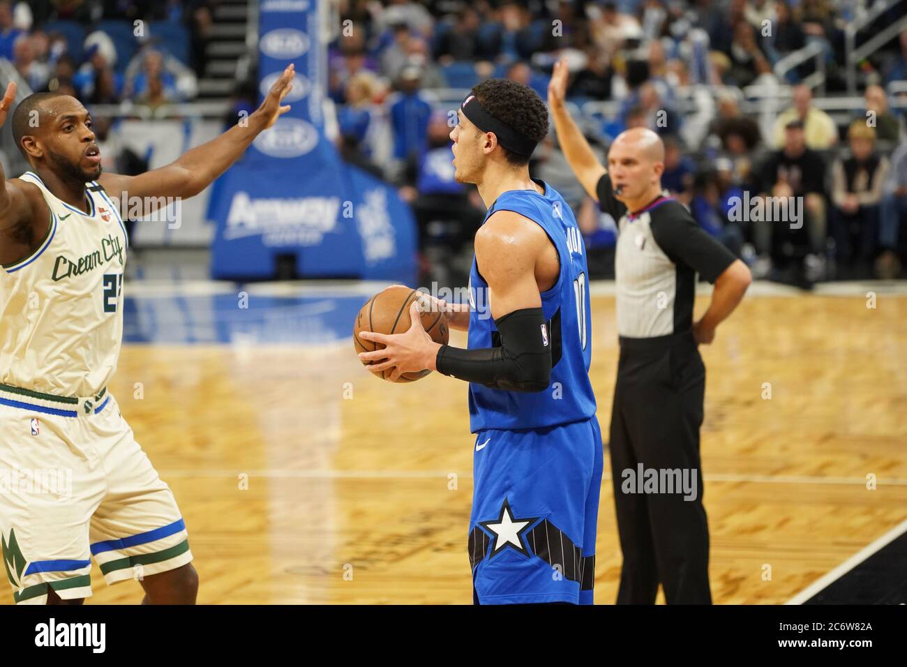 Orlando Magic ospita i Milwaukee Bucks all'Amway di Orlando, Florida, sabato 8 febbraio 2020. Foto: Marty Jean-Louis Foto Stock