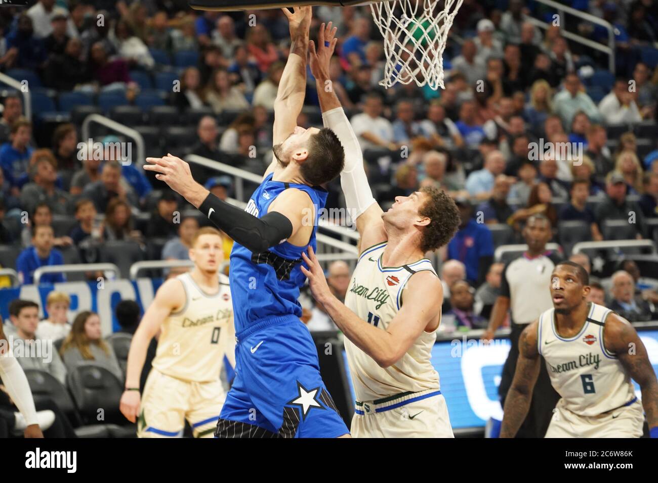 Orlando Magic ospita i Milwaukee Bucks all'Amway di Orlando, Florida, sabato 8 febbraio 2020. Foto: Marty Jean-Louis Foto Stock