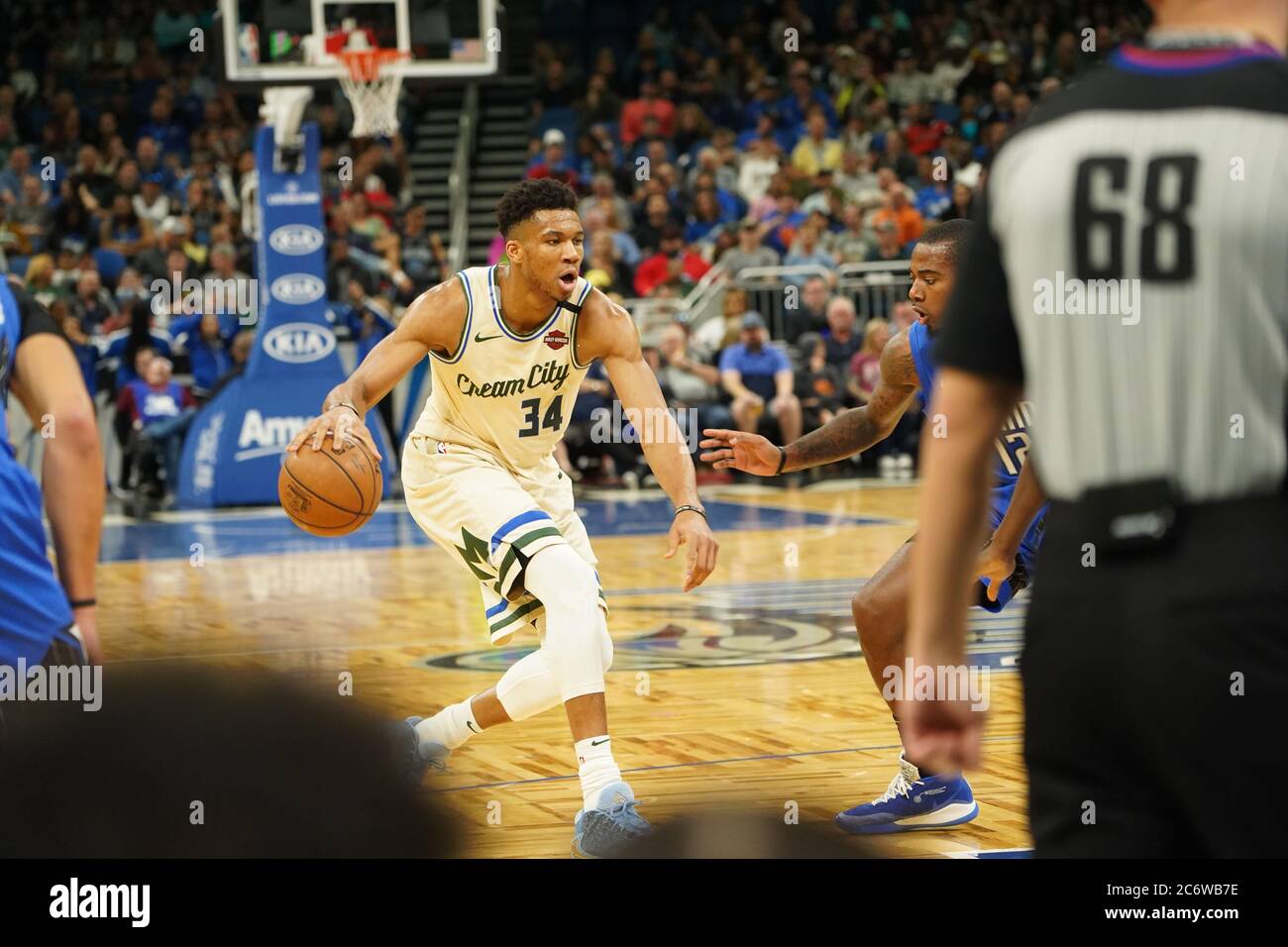 Orlando Magic ospita i Milwaukee Bucks all'Amway di Orlando, Florida, sabato 8 febbraio 2020. Foto: Marty Jean-Louis Foto Stock
