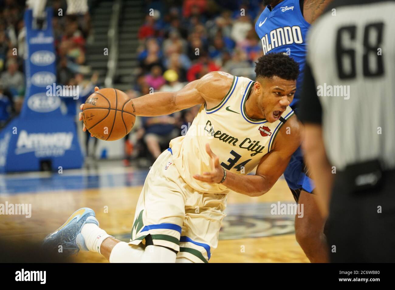 Orlando Magic ospita i Milwaukee Bucks all'Amway di Orlando, Florida, sabato 8 febbraio 2020. Foto: Marty Jean-Louis Foto Stock